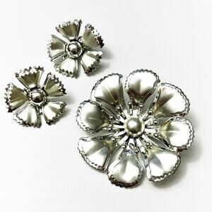 Vintage Silver Tin Pansy Flower Brooch & Earring Set